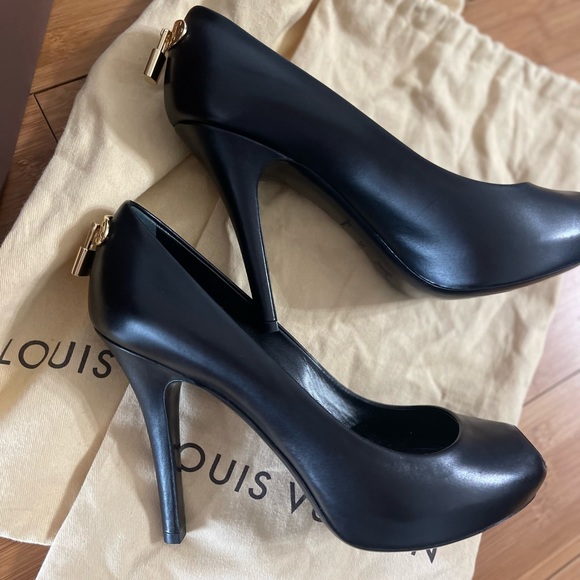 AUTHENTIC Louis Vuitton locket pumps high heels ☀️ - Picture 10 of 17